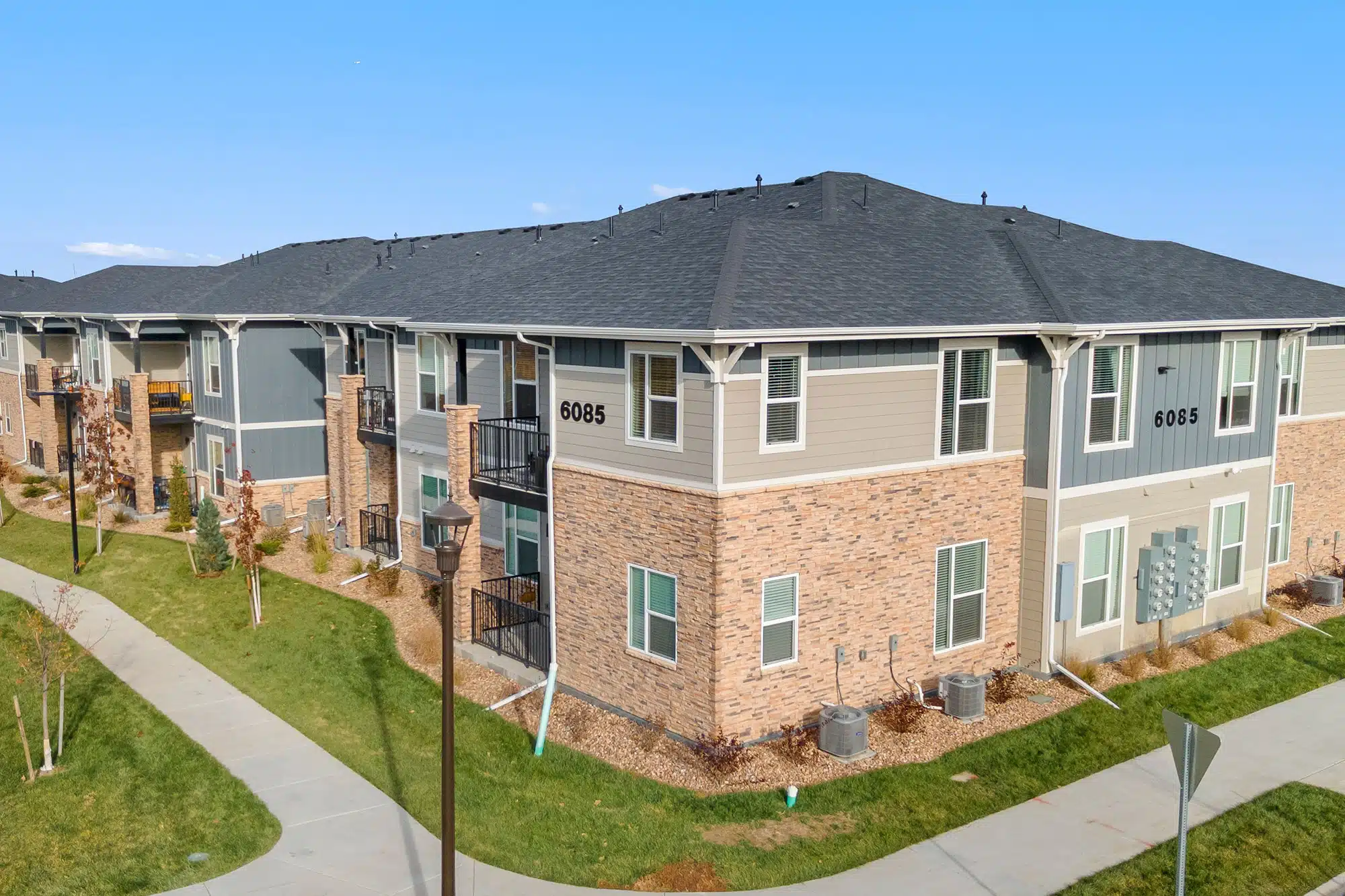 Multifamily building at The Bend at Highland Meadows
